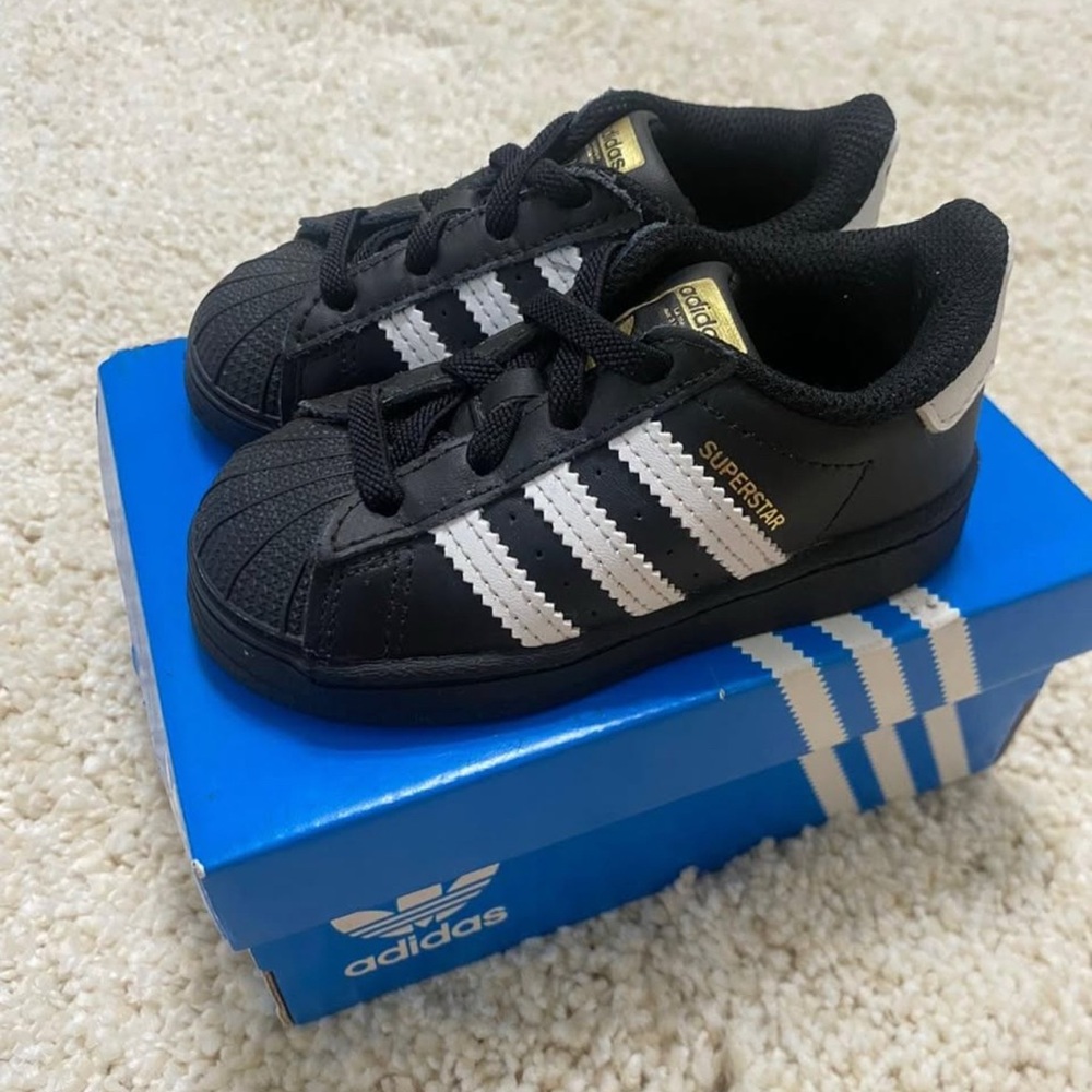 Adidas Superstar Kids Shoes - Black and White 5.5 NEW